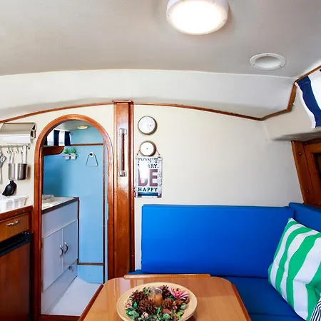 Evamia Boat Úszó hotel