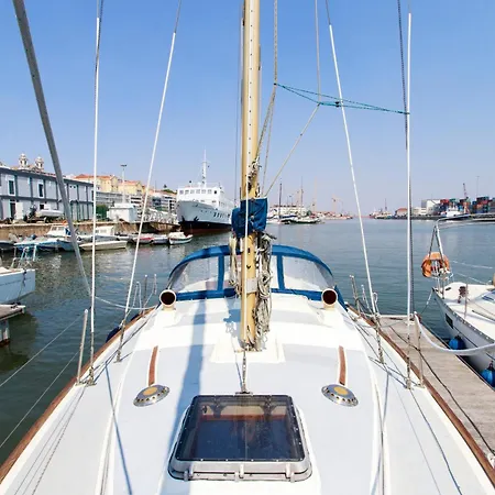 Evamia Boat Úszó hotel Lisboa